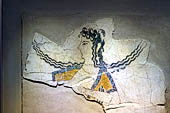 Museo archeologico di Iraklion.  Frammento di affresco raffigurante una danzatrice. Dal Palazzo di Cnosso. Civilta minoica, XVI secolo a.C.